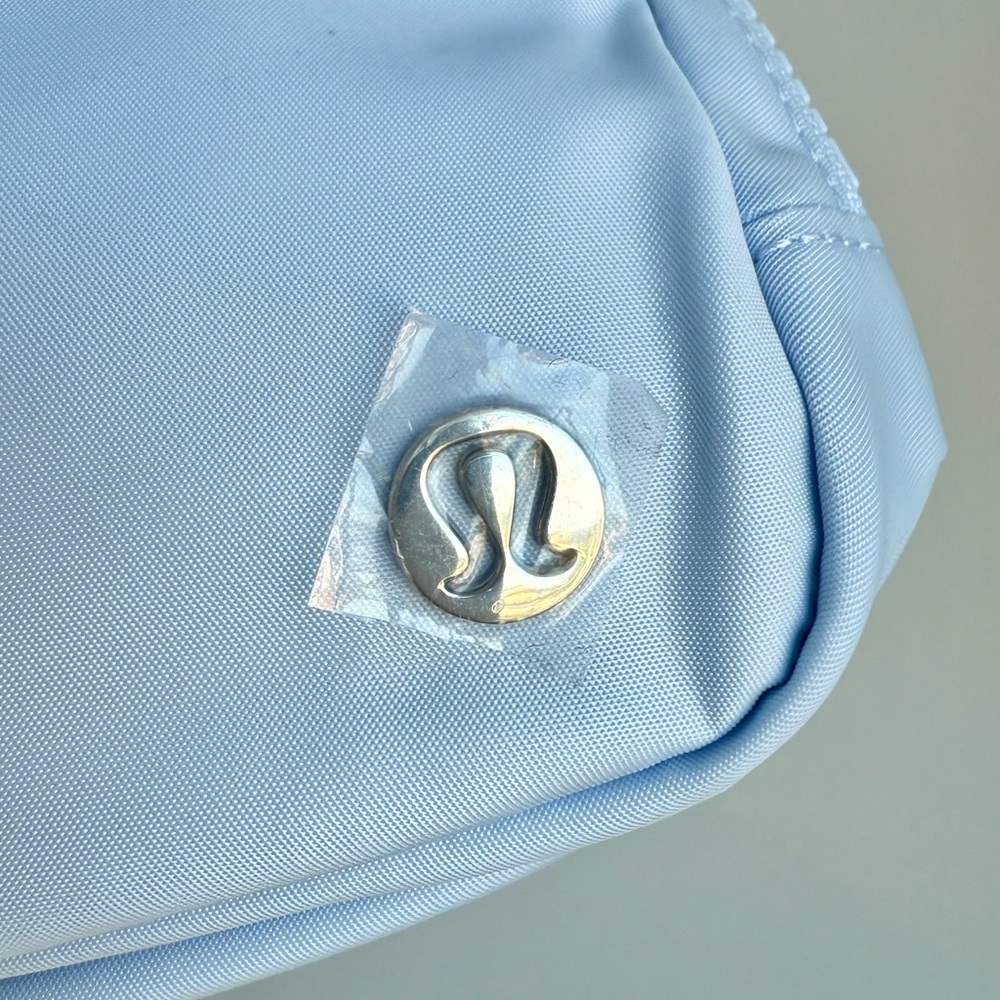 NEW Lululemon Everywhere Belt Bag. Light blue. - Picture 3 of 7